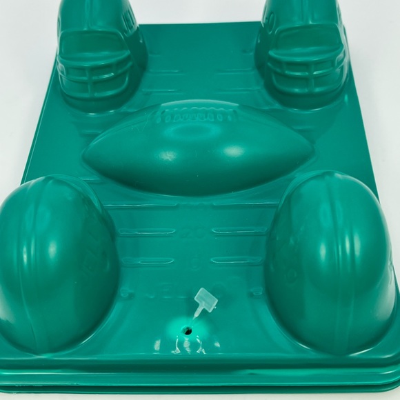 Jell-O Jiggler Football Molds 4 Helmets And 1 Football 2 Pack Lot - Picture 4 of 6